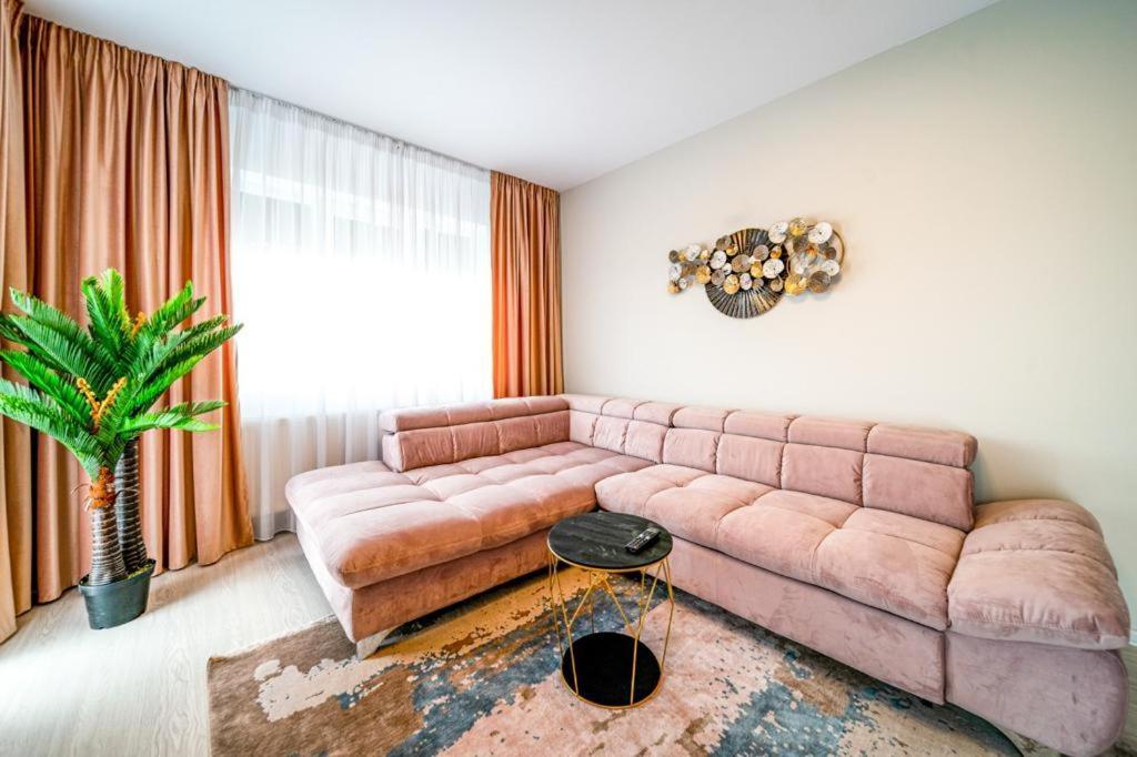 Pink Velvet Rk Ghimbav Διαμέρισμα Εξωτερικό φωτογραφία